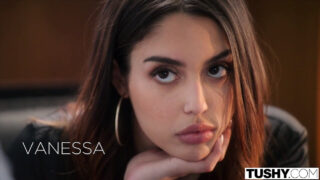 Oliver Flynn folla el culo de la morena de tetas pequeñas Vanessa Sky y le da una corrida pegajosa por Oliver Flynn
