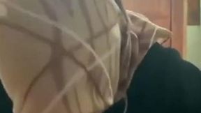 Anakku Bermain dengan Mantannya