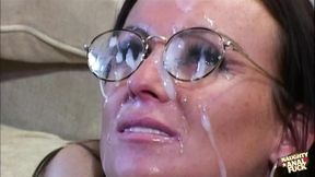 Sexo anal caseiro com gostosa caiu na internet - Glamorous babe in boots came to enjoy a gangbang with horny guys