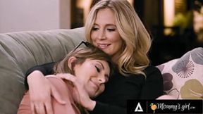 Sexy Mature Milf Plays with Teen Anal&#x1F44C;