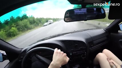 Eleva fututa in masina